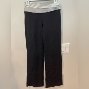 Lululemon Women’s Leggings Wide Straight Legs Black Size 6 Yoga